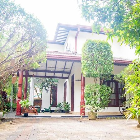 Villa Aanya Hikkaduwa Exterior foto