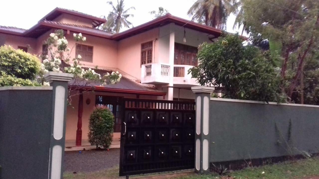 Villa Aanya Hikkaduwa Exterior foto